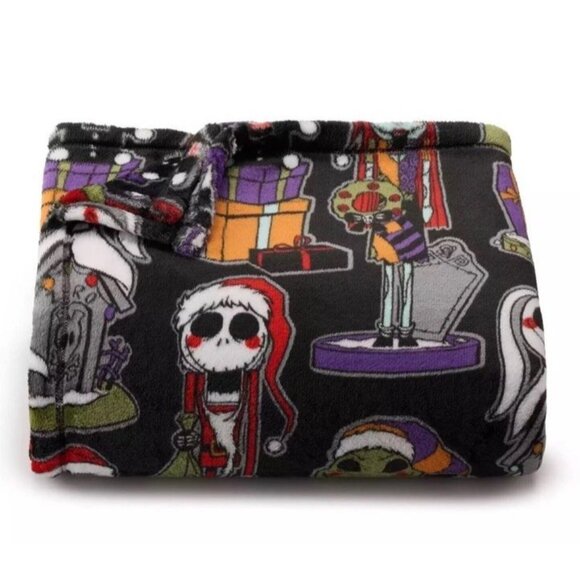 The Big One Nightmare Before Christmas Holiday Oversized Plush Throw 5'X6' Santa - Picture 1 of 5